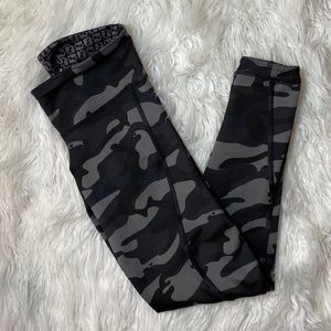 Vineyard vines reversible leggings S